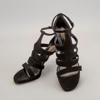 Yves saint Laurent, skor ett par strl 39,5.