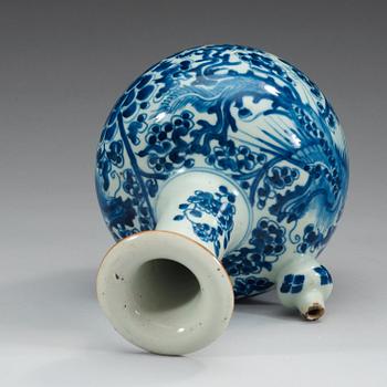 KENDI, porslin. Qing dynastin, 1600-tal.