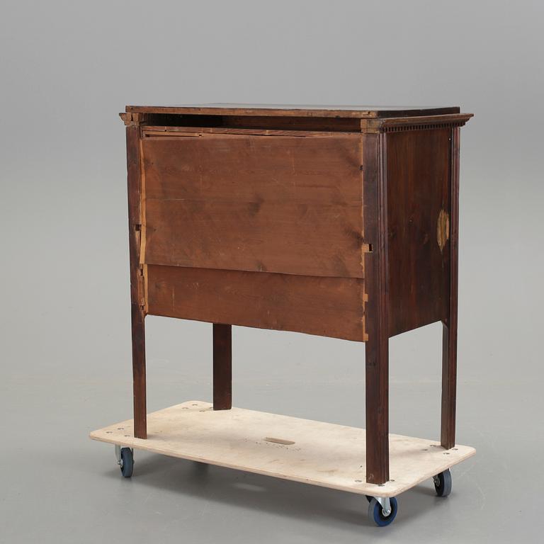 SEKRETÄR, mahogny. Sengustaviansk, 1800-talets första hälft.
