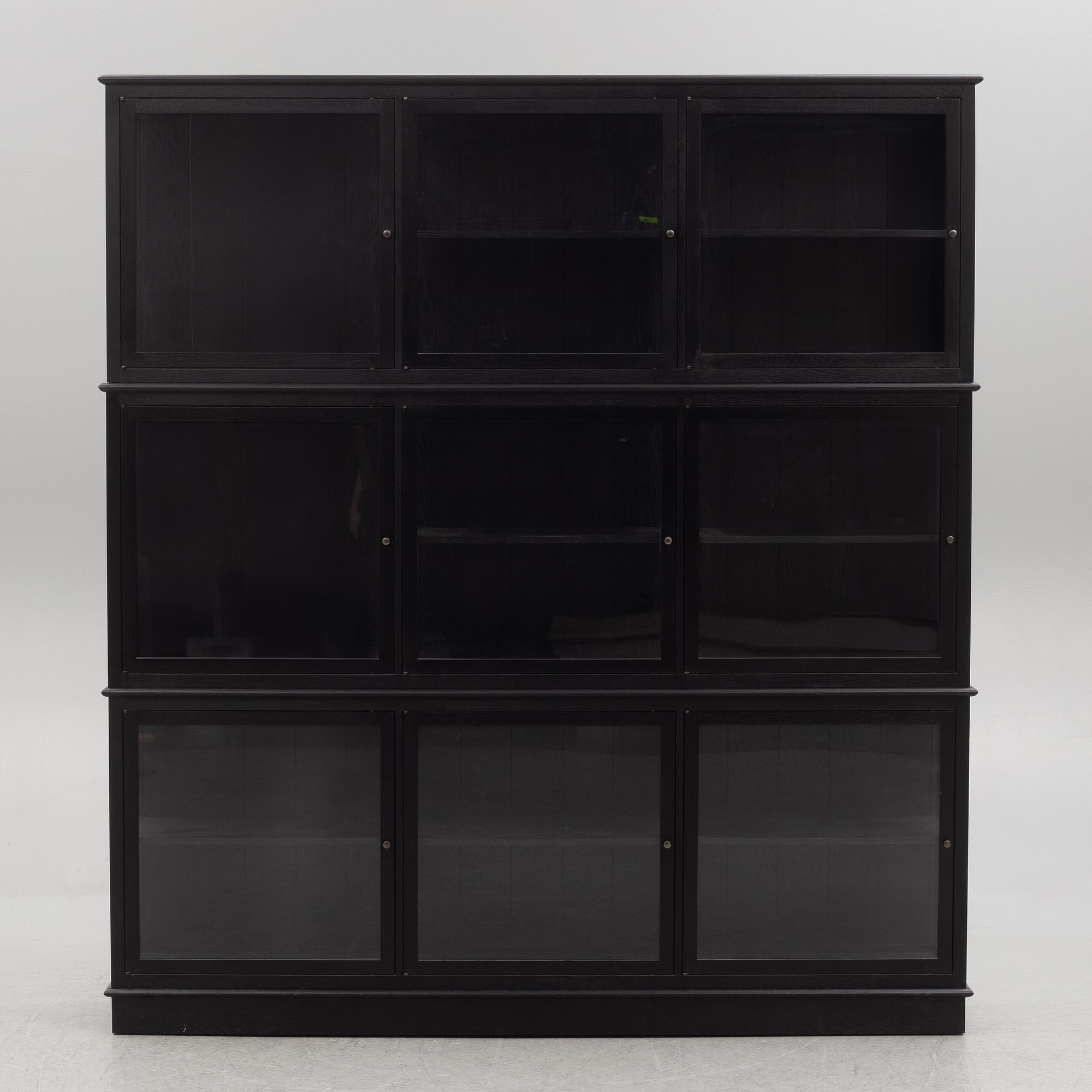 Vitrinskåp, samtida.