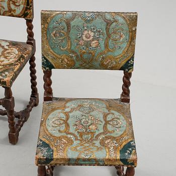 STOLAR, ett par, barockstil, en brännmärkt VaNC, omkring sekelskiftet 1900.