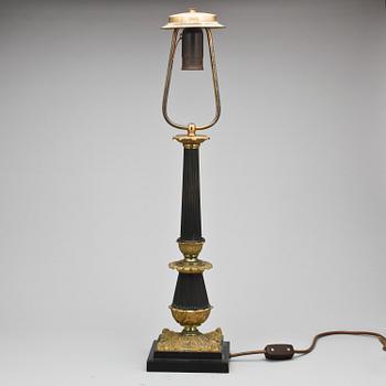 BORDSLAMPA, senempirestil, 1900-talets mitt.