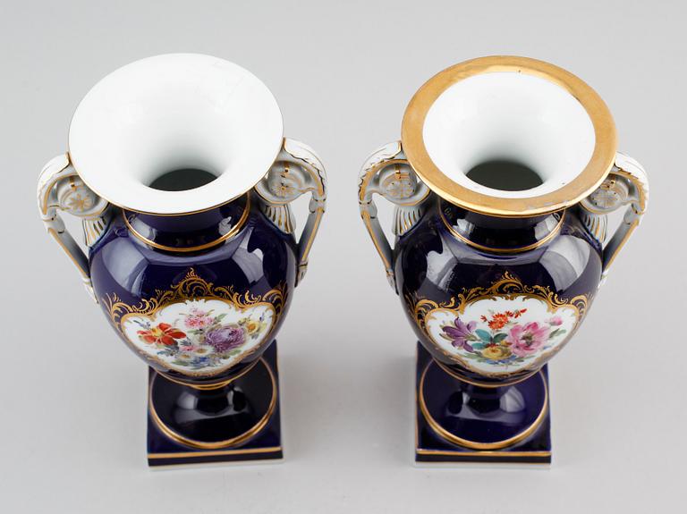 VASER, 2 st snarlika, Meissen, 1900-tal.