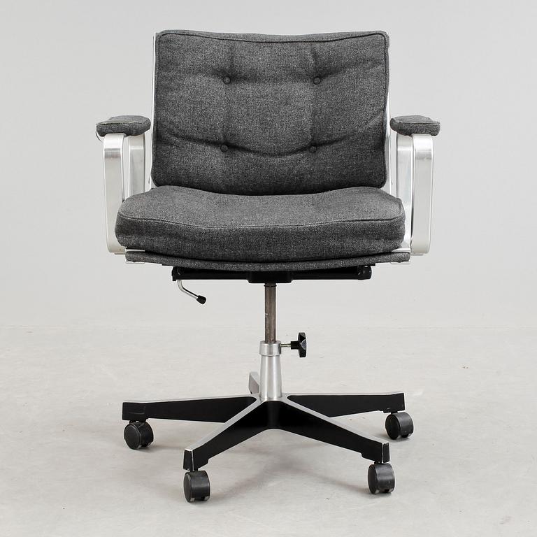 SKRIVBORDSSTOL, "Mondo", Karl Erik Ekselius, för JOC, Vetlanda, 1980-tal.