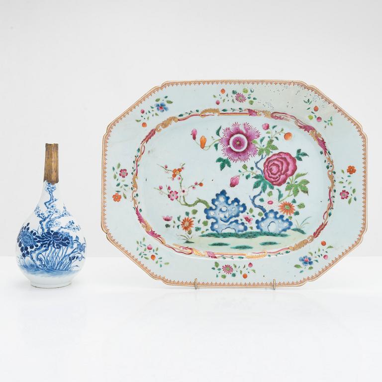 Stekfat, porslin, kompaniporslin, Qingdynastin, Qianglong (1736-1795) och vas, porslin, Kangxi.