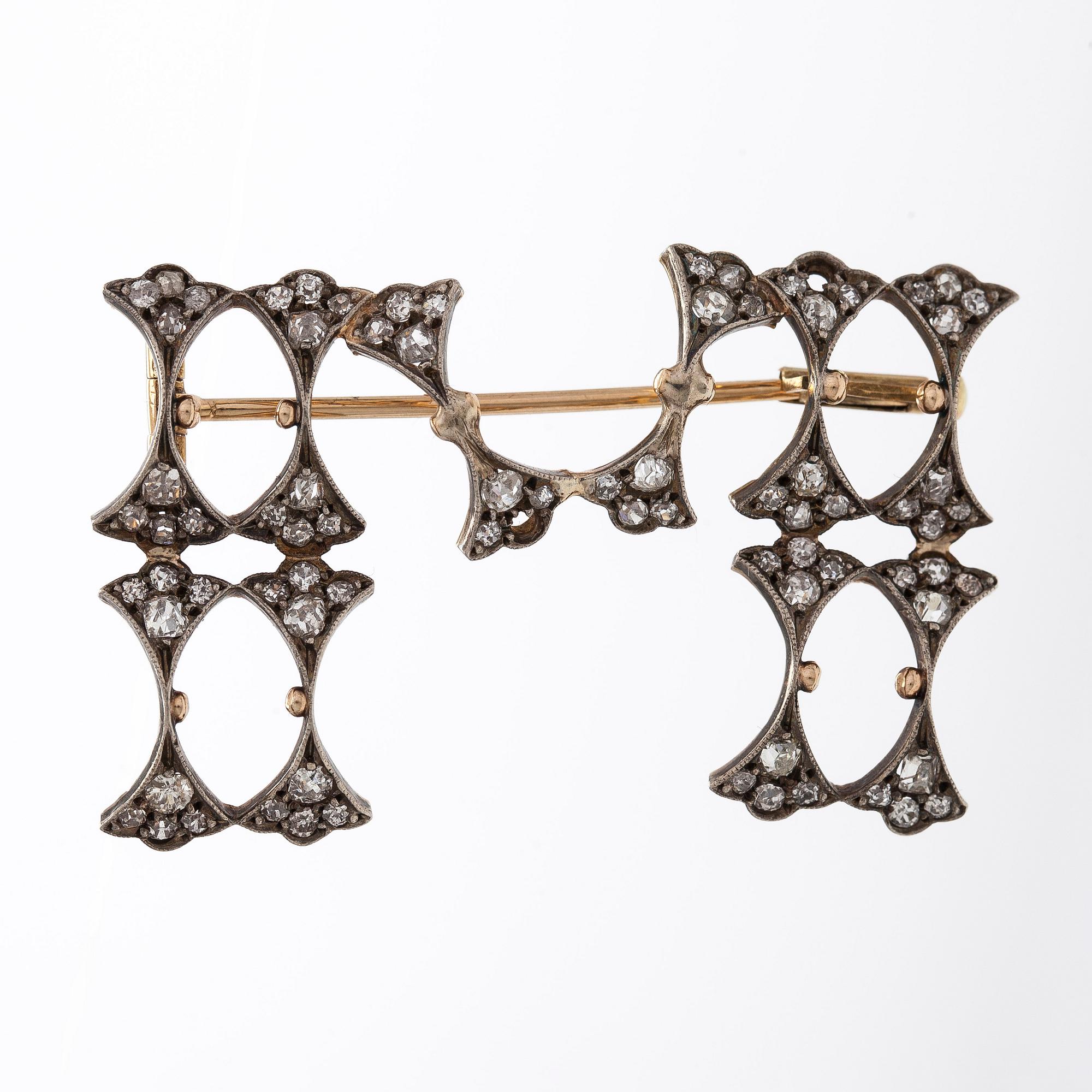 Rintaneula, 14K kultaa ja vanhahiottuja timantteja.