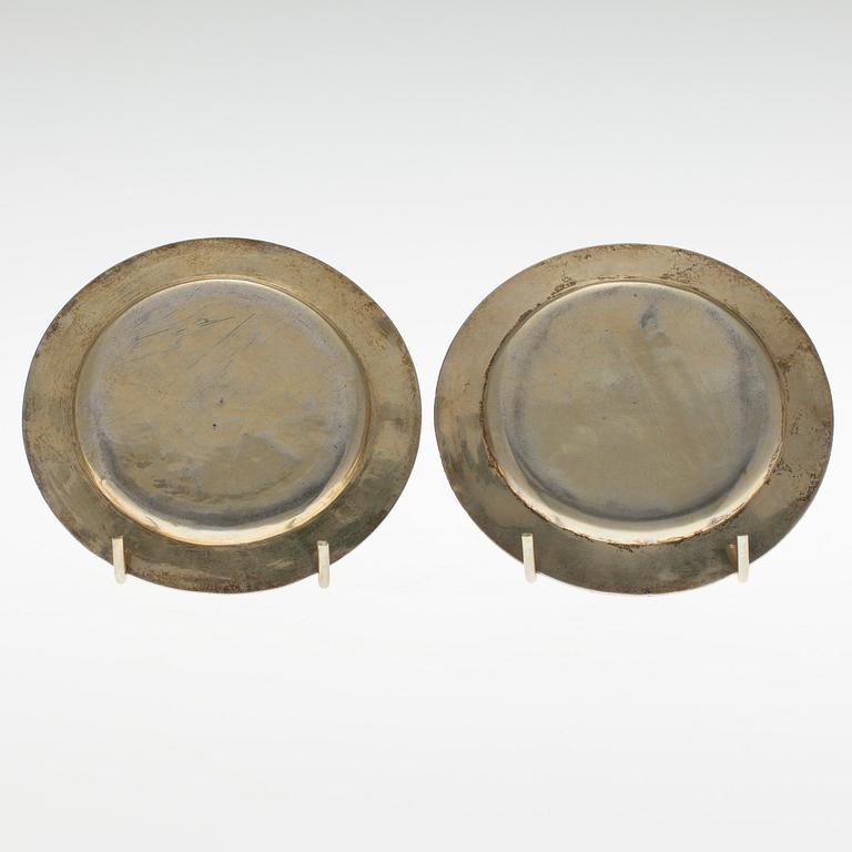 PATÉN, 2 st, förgyllt silver, S:t Petersburg 1852, Moskva 1848. Vikt ca 100 g.