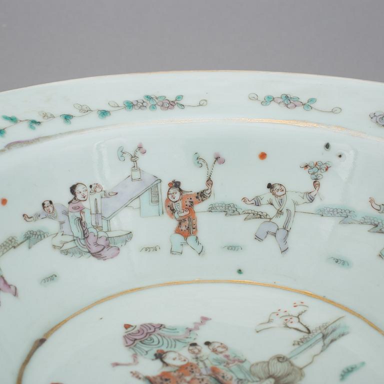 HANDFAT, porslin, Kina, 1900-tal.