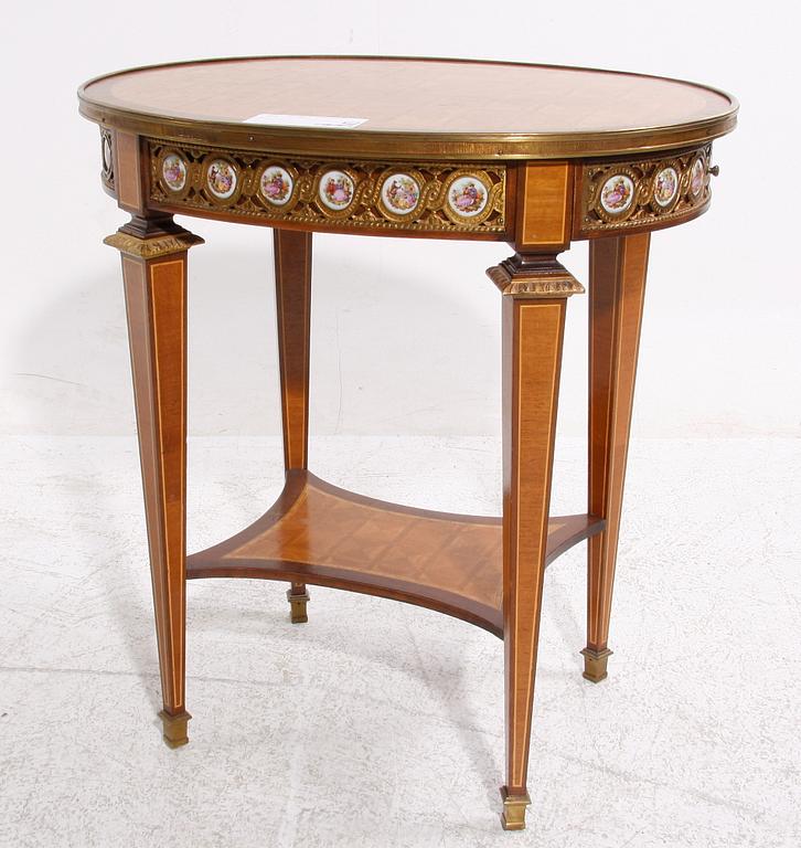 LAMPBORD, gustaviansk stil, 1900-TAL.