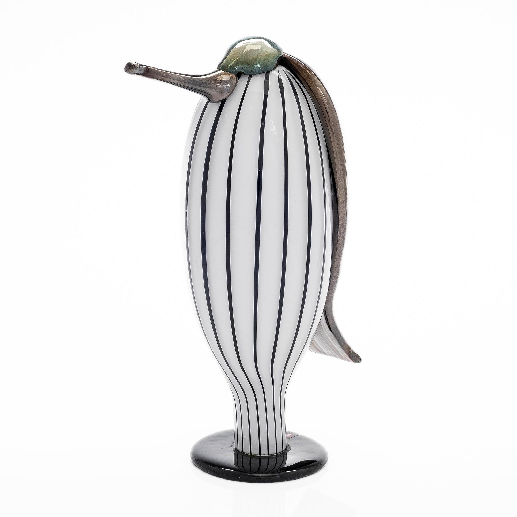 Oiva Toikka, A glass bird, "Butler", signed O. Toikka Iittala 2014 and numbered 630/2000.