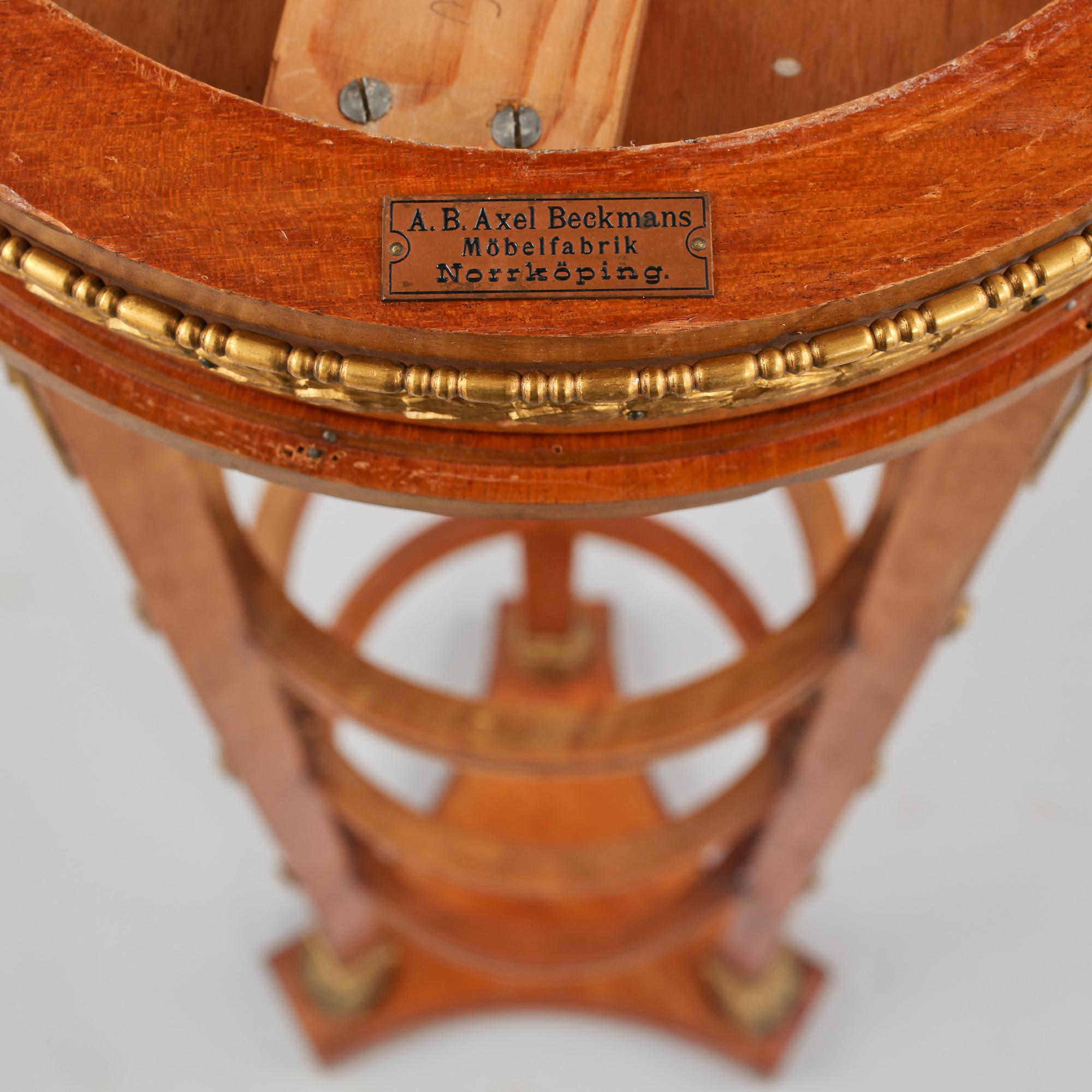 PIEDESTAL, AB Axel Beckmans Möbelfabrik, Norrköping, empire-stil, tidigt 1900-tal.