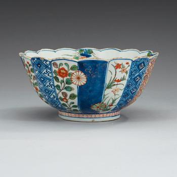 SKÅL, porslin. Qing dynastin, Kangxi (1662-1722).
