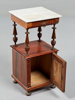 NATTDUKSBORD, nyrenässans, 1800-talets andra hälft.