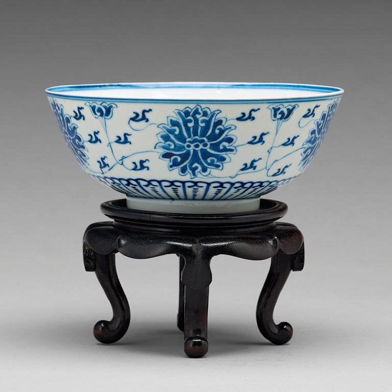 A blue and white 'lotus' bowl, late Qingdynasty with Guangxus six character mark.