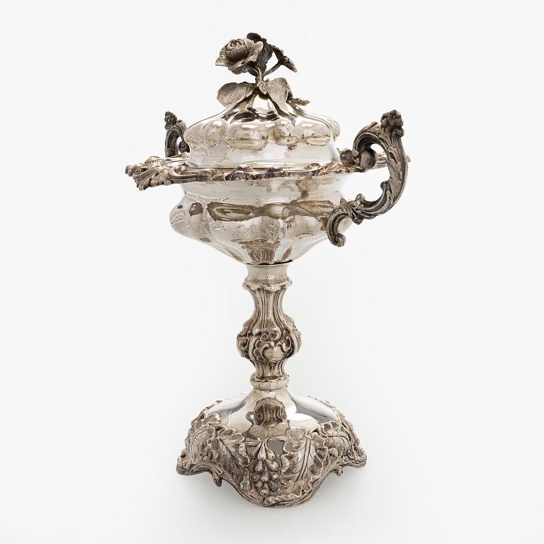 A Neo-Rococo silver bowl, maker's mark of Johan Theodor Palmgren, Norrköping, Sweden 1861. .