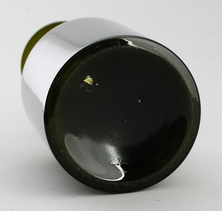 FLASKA, gröntonat glas, 1900-talets andra hälft.
