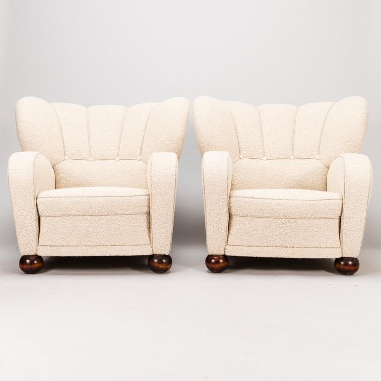 Märta Blomstedt, A pair of  'Aulanko-model' armchairs designed in 1939.