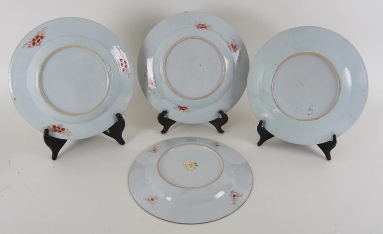 TALLRIKAR, 4 st. Porslin, Kina Qinglong, 1700-tal.