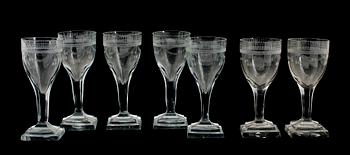 STARKVINSGLAS, 7 st (5+2 snarlika), glas, 1800-tal.