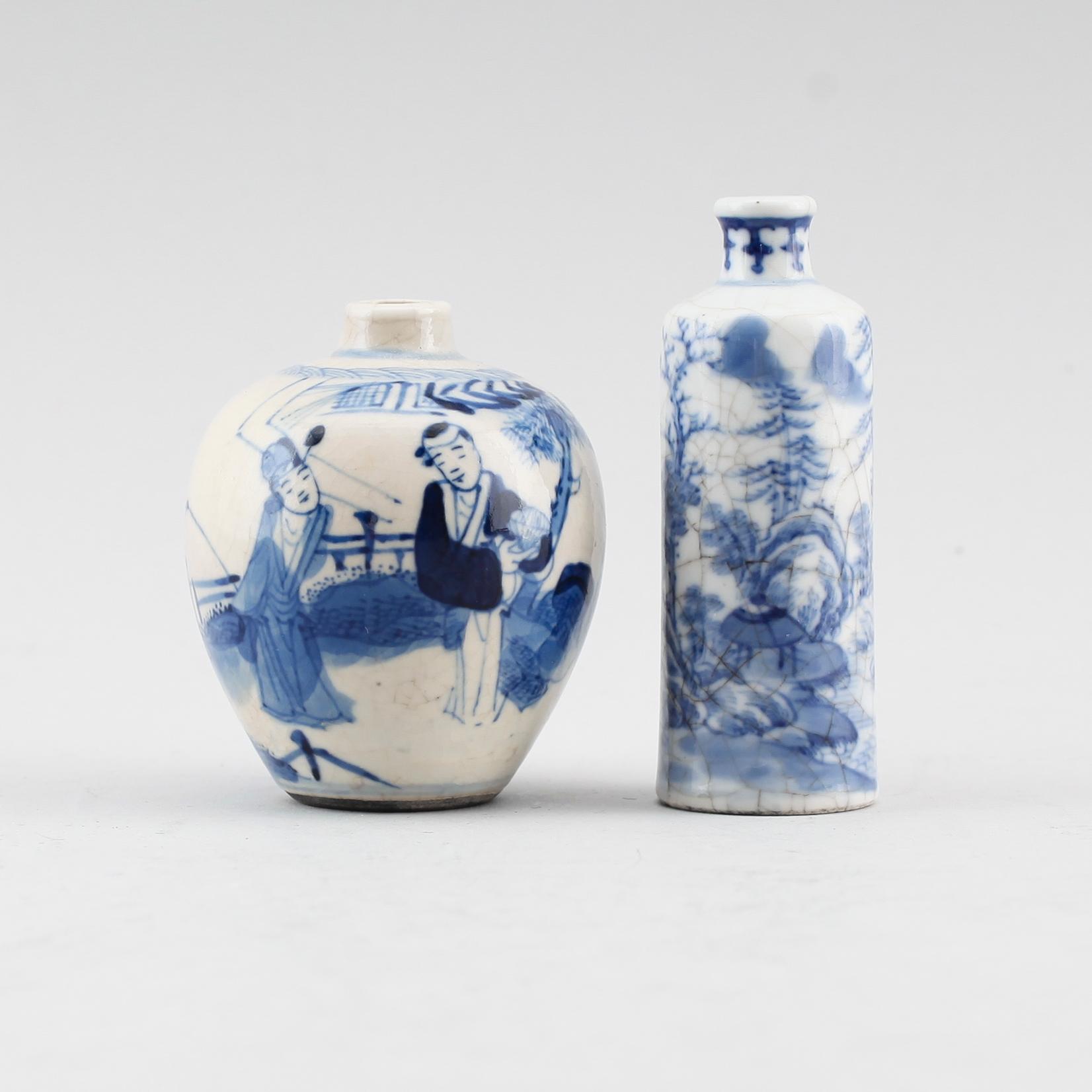 VAS OCH SNUSFLASKA, porslin, Kina, 1800-/1900-tal.