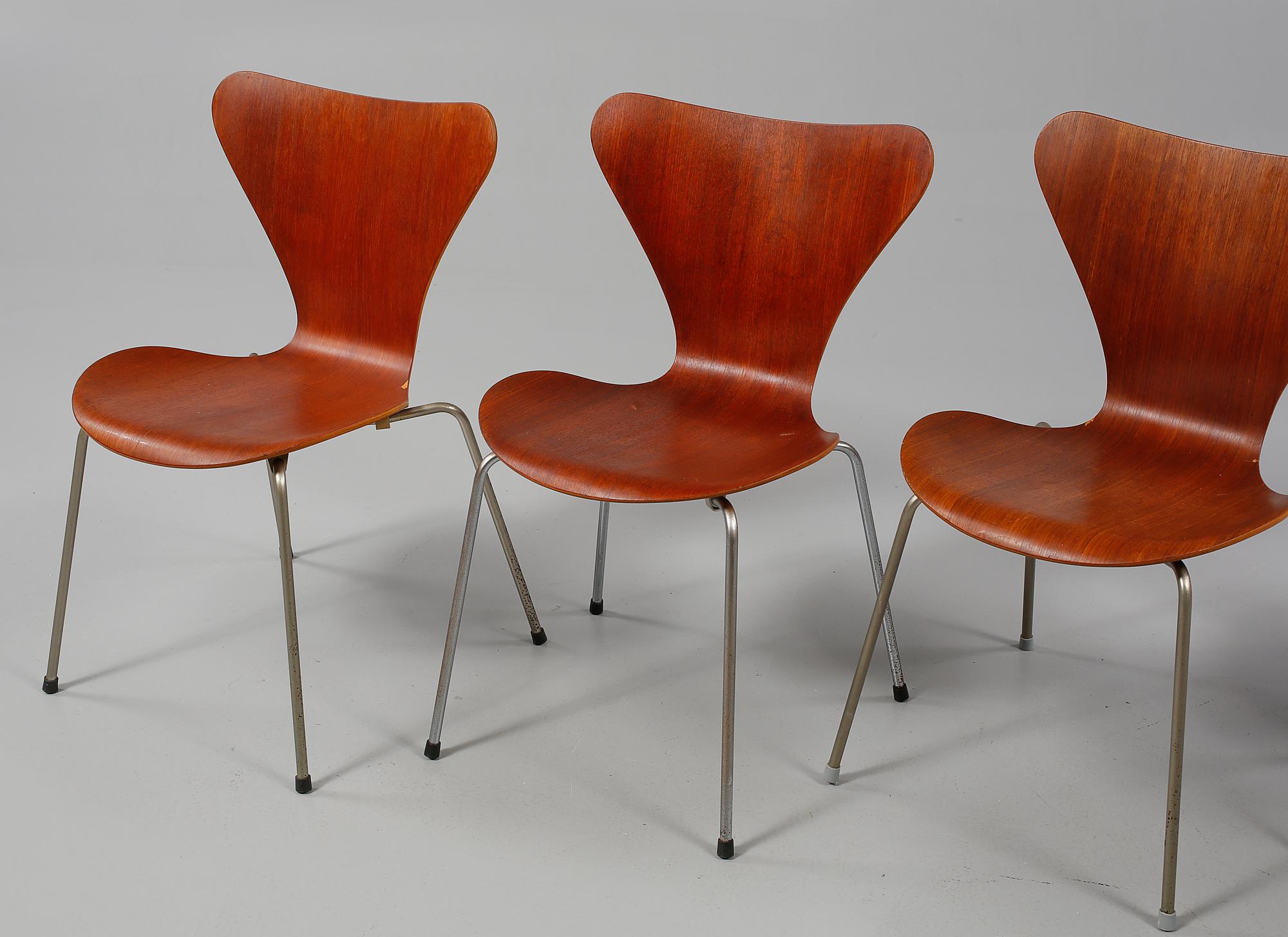 STOLAR, 4 st, "Sjuan", Arne Jacobsen för Fritz Hansen, 1900-talets andra hälft.