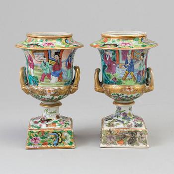 Two Canton vases, Qing dynasty, 19th Century.