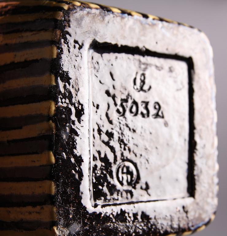 YTTERFODER, ett par, möjligen Mari Simmulson, Uppsala Ekeby 1950-60-tal.