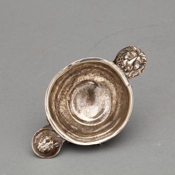 BÄGARE OCH KÅSA, silver, bla Nils Öhstedt, Piteå. 1800-tal. Tot ca 112 gram.