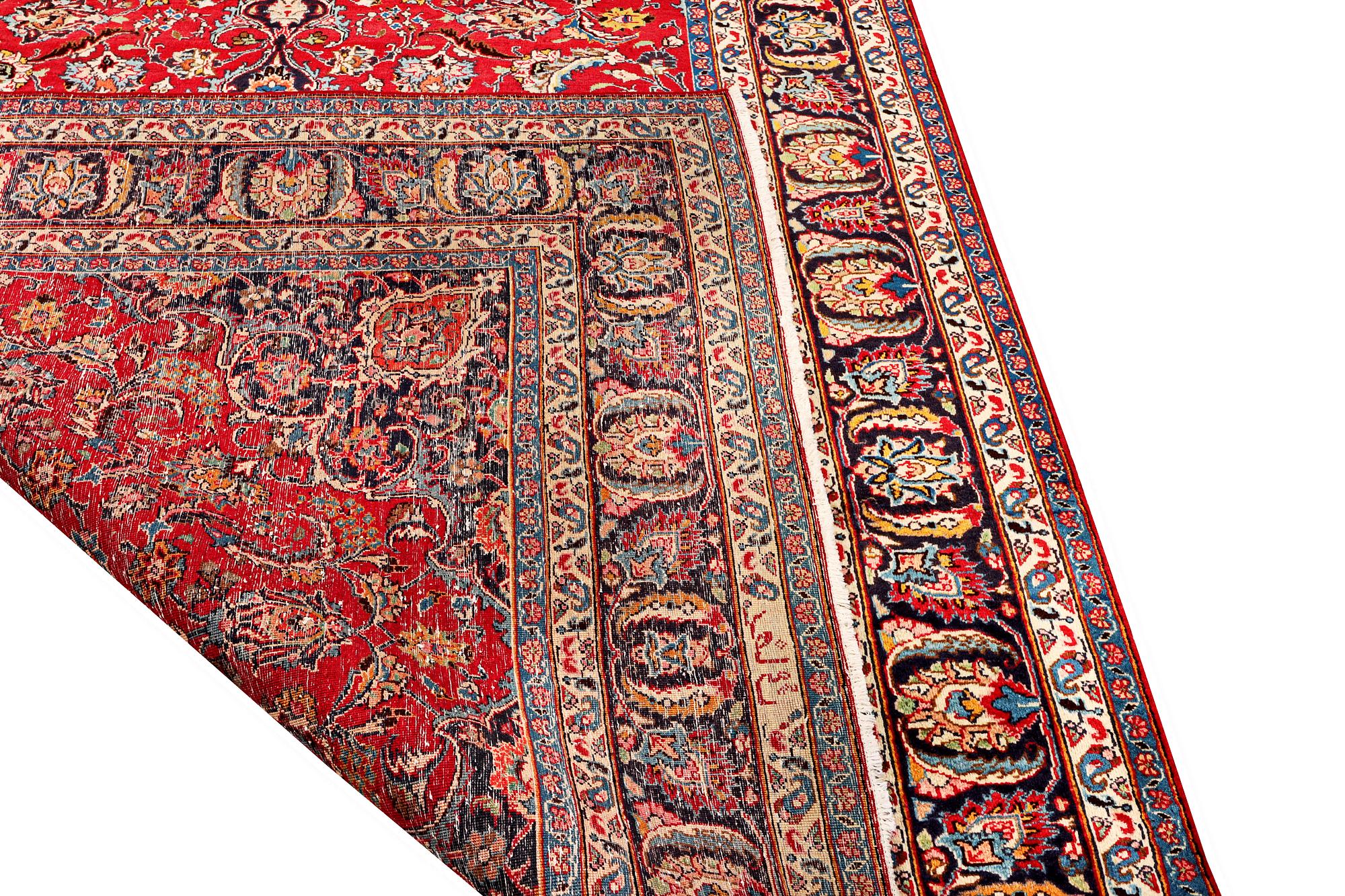 A Najafabad carpet, c. 292 x 202 cm.
