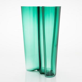 Alvar Aalto, vas, modell 251, signerad Iittala. 2000-tal.