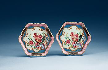 A pair of famille rose rooster dishes, Qing dynasty, Qianlong (1736-95).