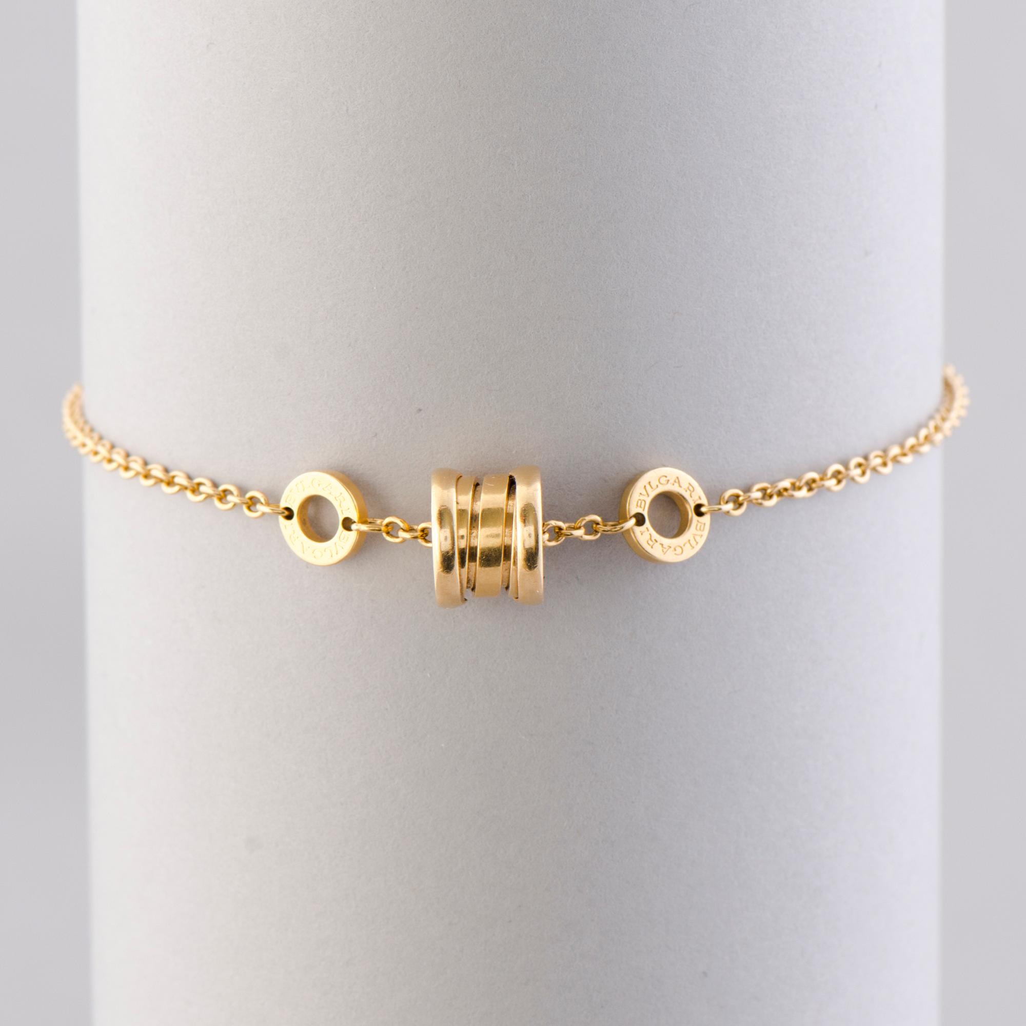 A BULGARI NECKLACE, 18K gold. Italy.