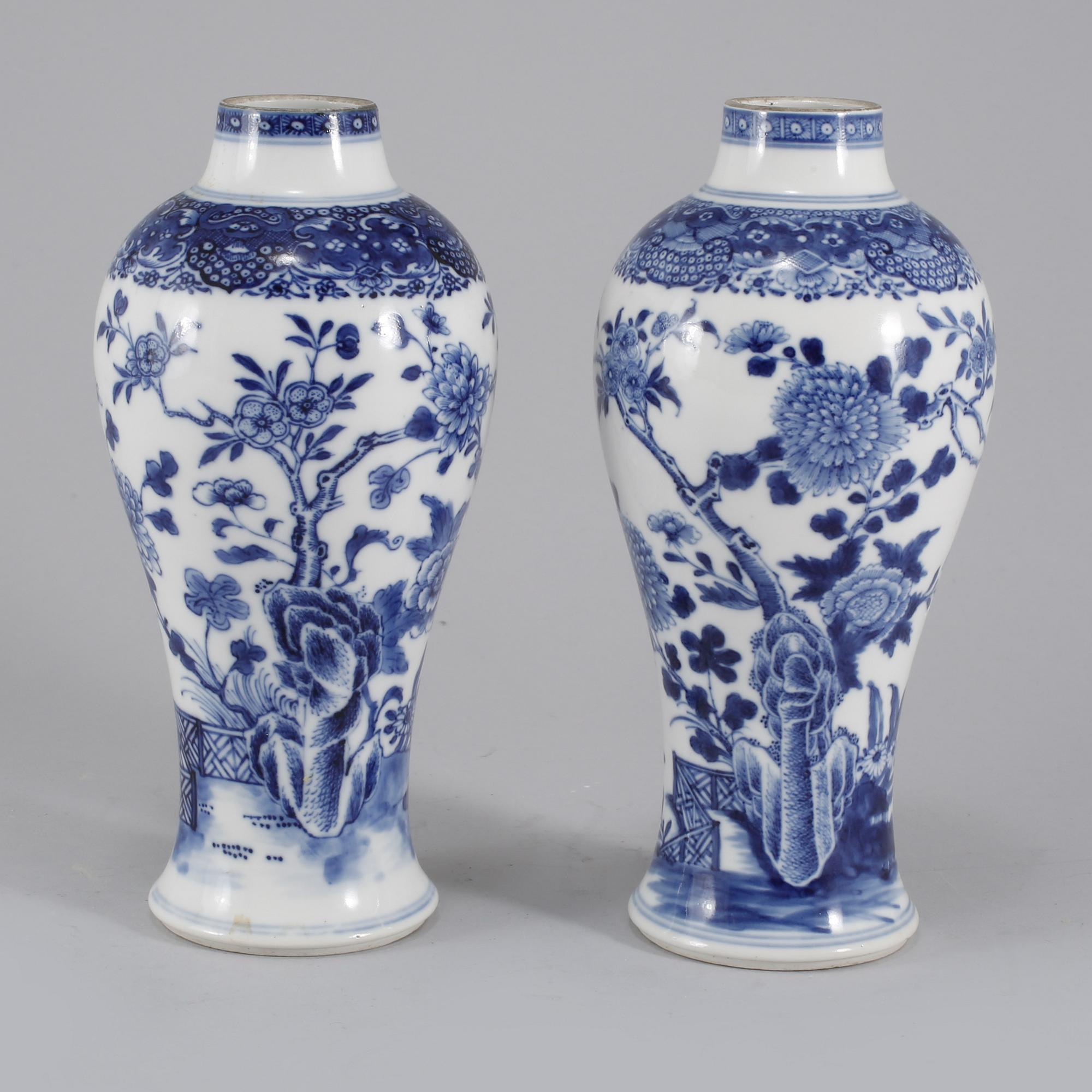 VASER, ett par, porslin, Kina, 1700-/1800-tal.