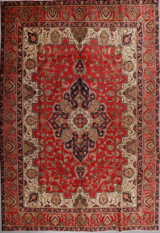 MATTA, Täbriz, old, 425x230 cm.