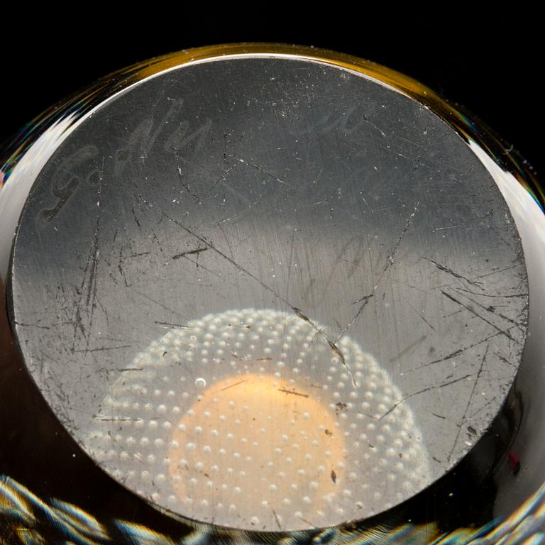 GUNNEL NYMAN, A glass vase signed G. Nyman Nuutajärvi Notsjö -52.