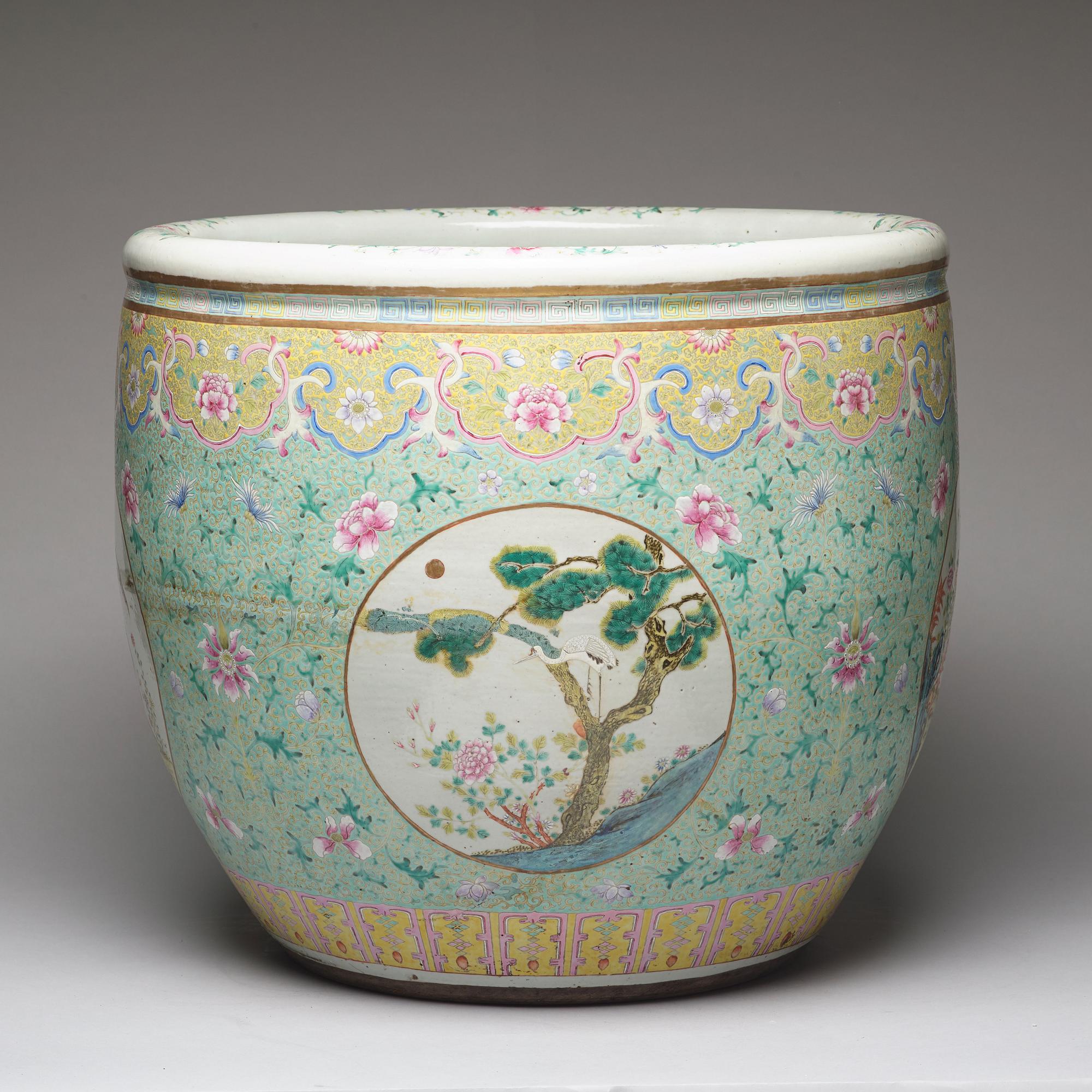 FISKBASSÄNG, porslin. Qingdynastin, 1800-tal.