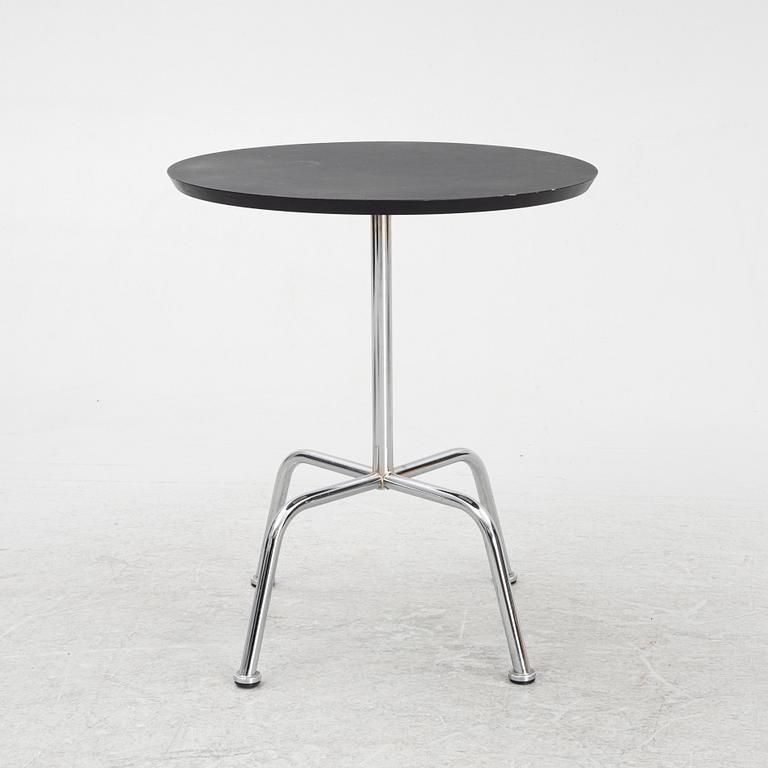 Gunilla Allard, fåtöljer, ett par samt en fotpall och ett bord, "Cinema", Lammhults.