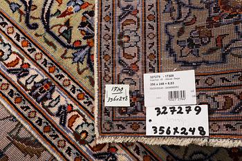 A carpet, Kashan, ca 356 x 248 cm.