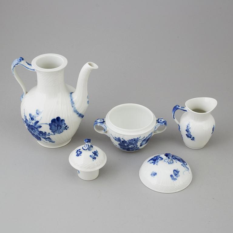 ROYAL COPENHAGEN, a 74 pcs dinner service.