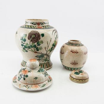 Bojan and the lidded urn, China, circa 1900, porcelain.