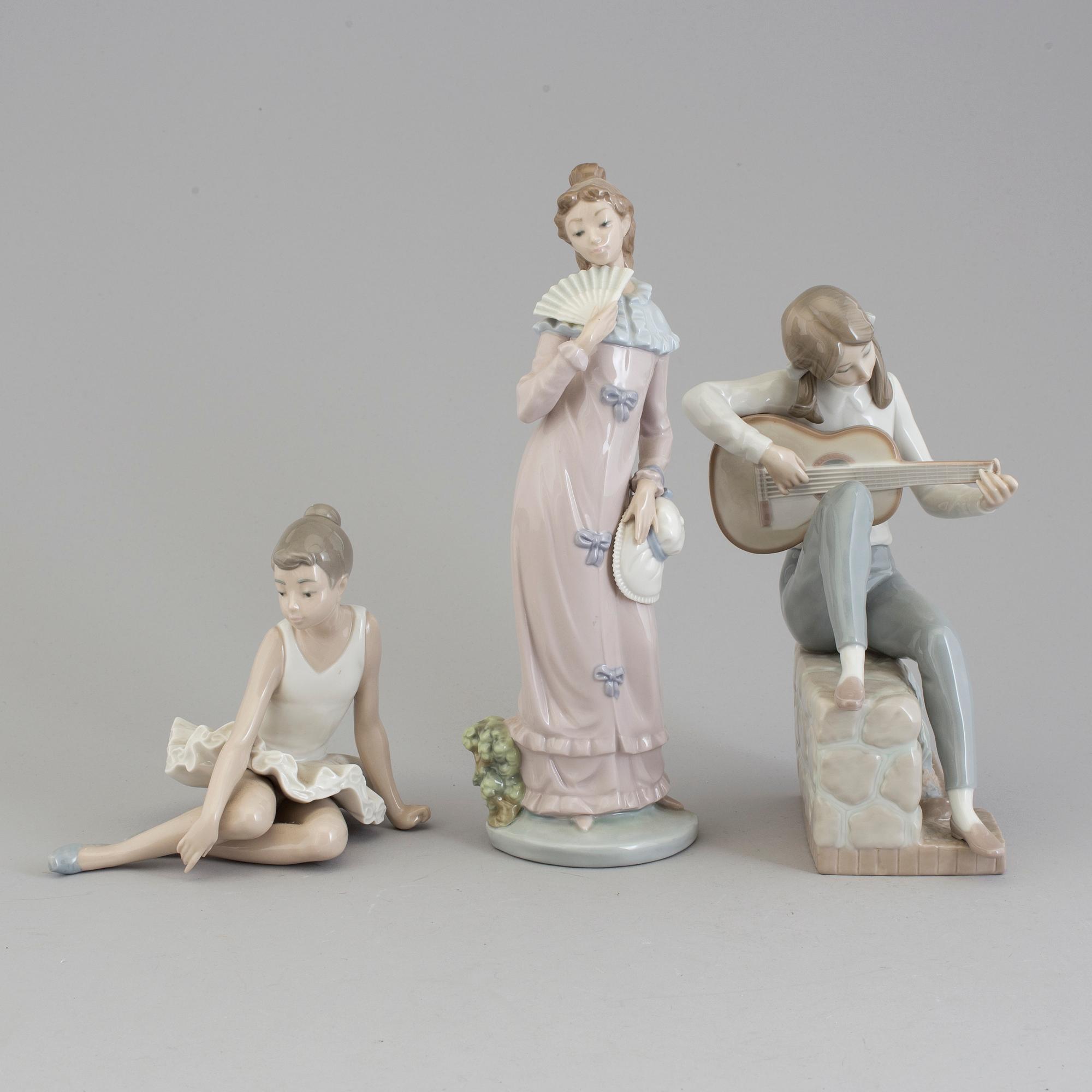FIGURER, tre stycken, porslin. NAO, Spanien, 1900-tal.