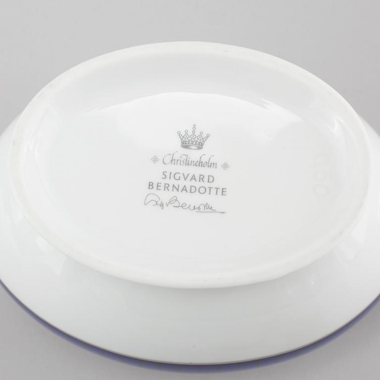 41 pieces of porcelain tableware, model "Christineholm" or "Marianne Royal Blue", 21th century.