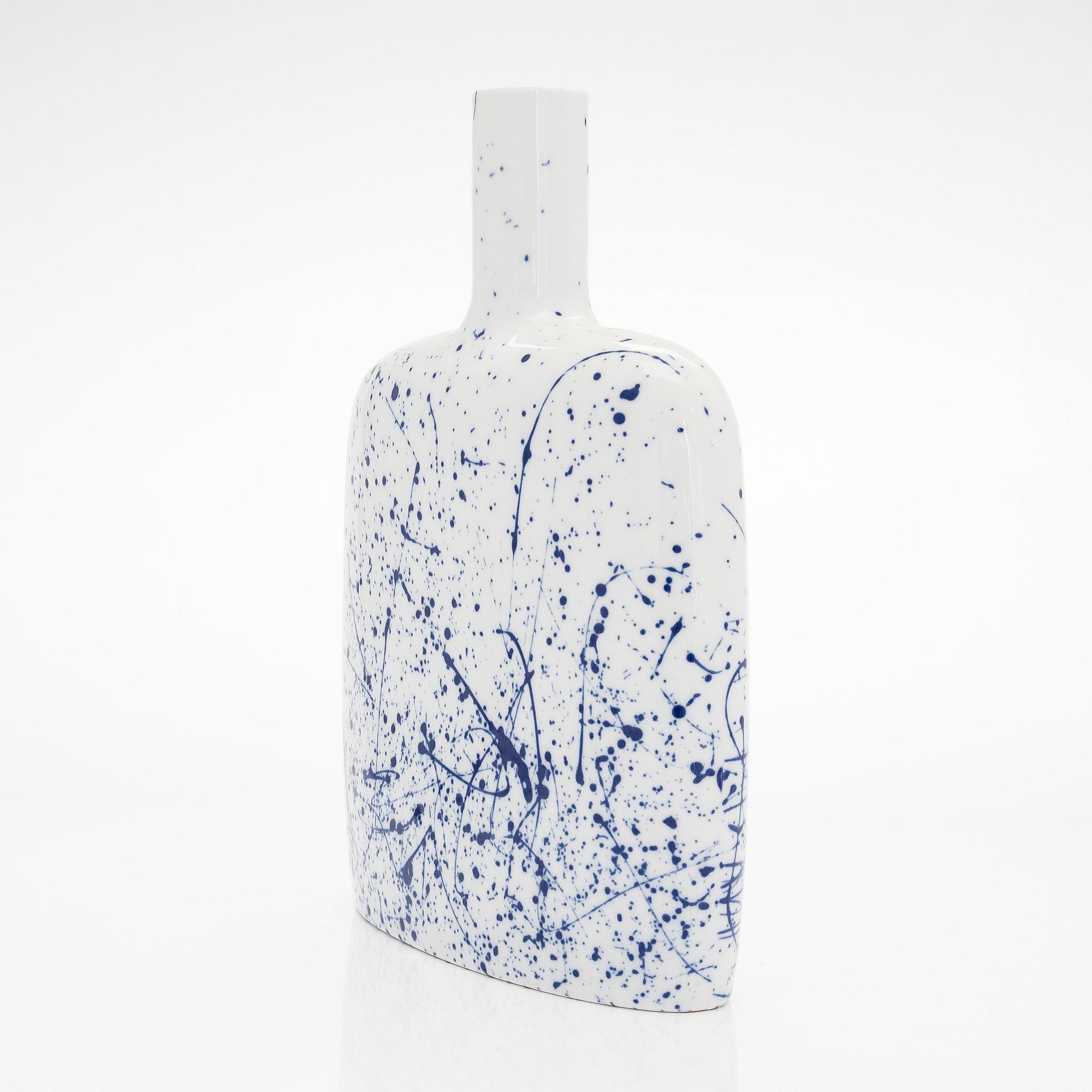 Inkeri Leivo, flaska, porslin, signerad Inkeri Leivo Arabia.