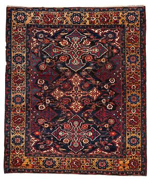 235. A carpet, semi-antique, Chaharmahal/Bakhtiari Province, ca 386, 223,5 cm ( ca 2,5-3,5 cm flat weave at the ends).