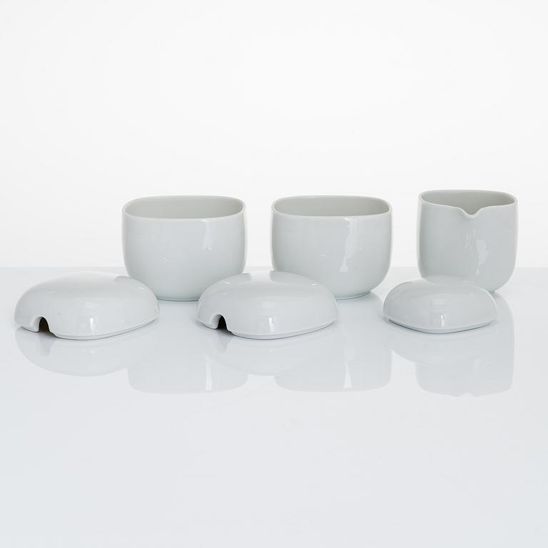 Timo Sarpaneva, A 74-piece 'Suomi' tableware set in porcelain, Rosenthal Studio-linie, 1980s. Design year 1976.