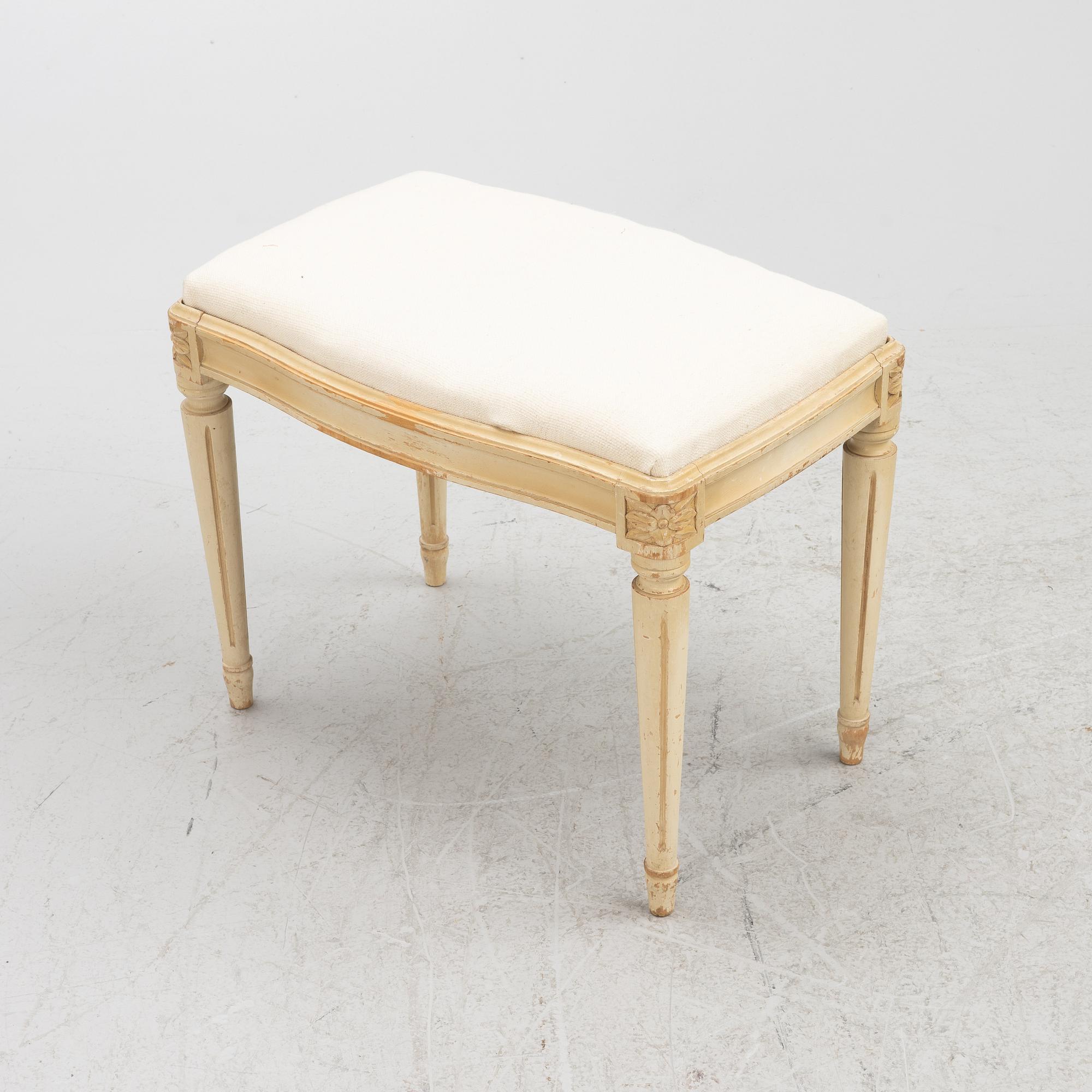 A dressing table with a stool, Blomstermåla, mid 20th Century.