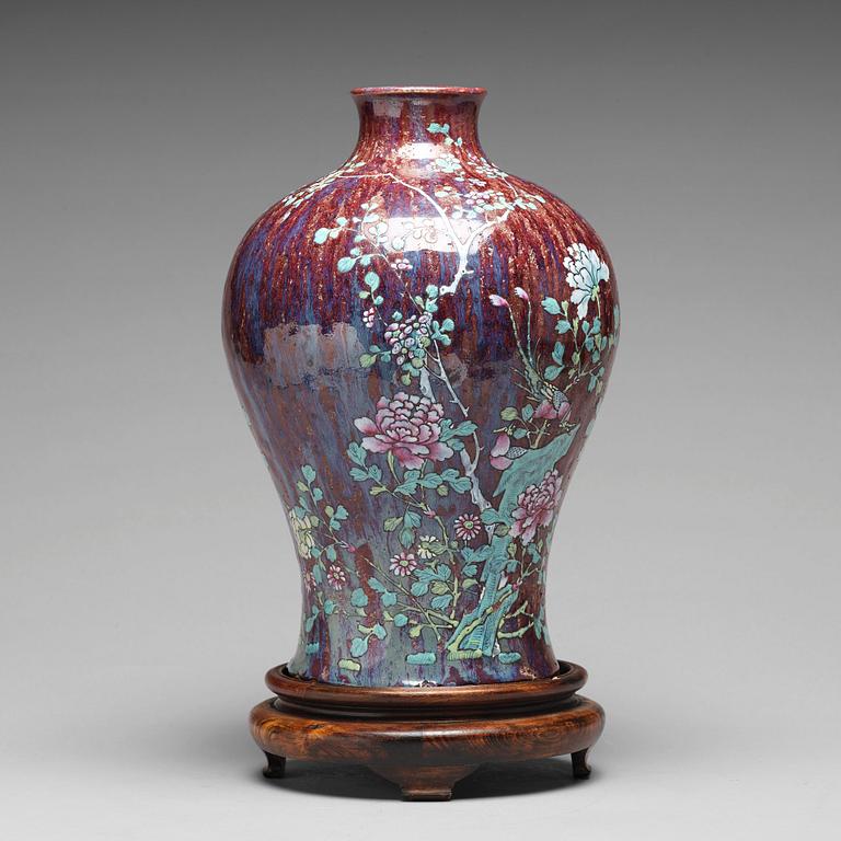 A large flambéglazed meiping vase, Qing dynasty, 18th Century.