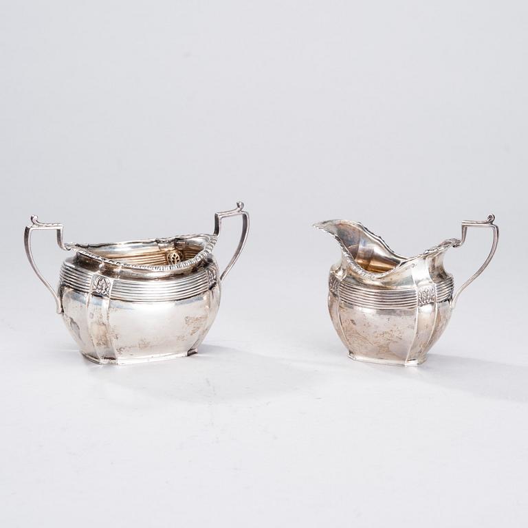 SOCKERSKÅL OCH GRÄDDSNÄCKA, sterling silver, Sheffield 1901. Vikt 230 g.