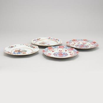 A set with four (2+2) dinner plates, Qing dynasty, Qianlong (1736-95).