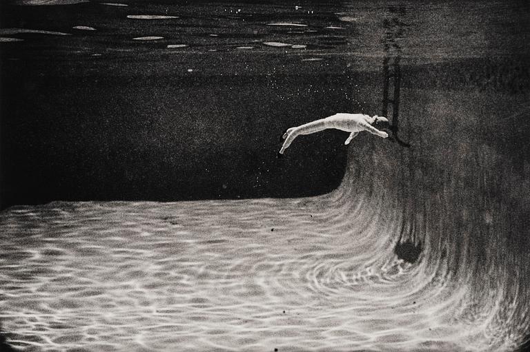 Laurie Simmons, "Woman Swimming Toward Ladder", 1981.